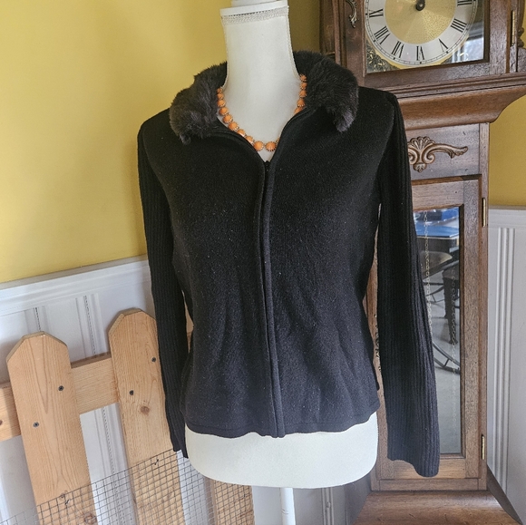 Norton McNaughton Sweaters - Unique Norton McNaughton Black Sweater Cardigan with Faux Fur Collar.size Small